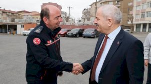 Kocaeli Gebze’de bayram öncesi kamu personeline ziyaret