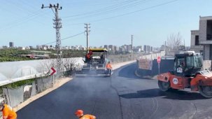 Mersin Büyükşehir’den Mezitli’de sıcak asfalt atağı