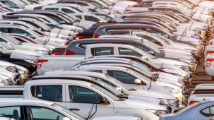 Otomobil piyasasında reel fiyatlarda gerileme sürüyor