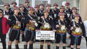 Selçuk Efes Sanat Halk Oyunları ekibi üçüncü oldu