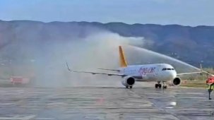 Tokat–İzmir uçuşları başladı... İlk sefere su takı seremonisi