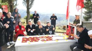 Trabzon'da Başkan Genç’ten Şehit Pilot Gençcelep'in kabrine ziyaret