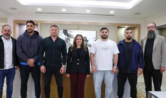 Antalya’da güreş sezonu öncesi moral ziyareti