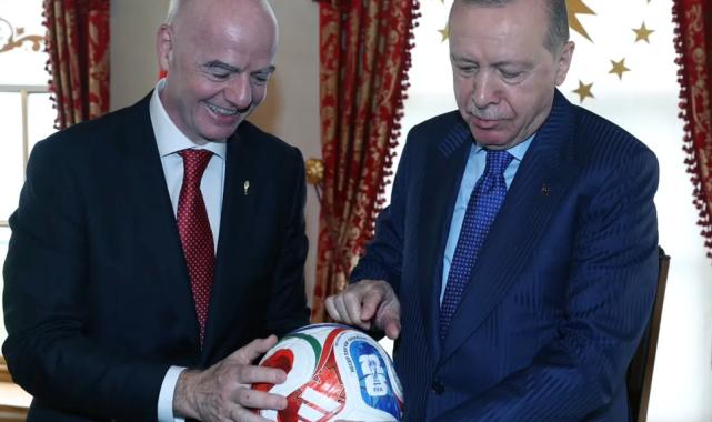 Cumhurbaşkanı Erdoğan, FIFA Başkanı'nı Dolmabahçe'de kabul etti