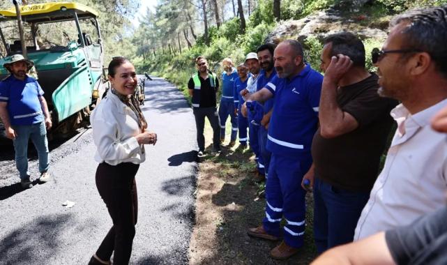 İzmir Efes Selçuk'ta asfaltlama çalışmaları sürüyor