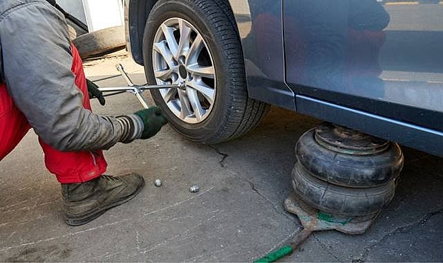 İzmir Uygun Fiyatlı Mobil Lastikçi