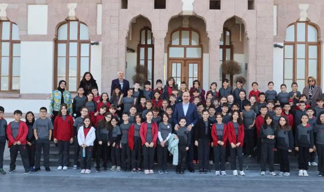 Konya'da Başkan Altay, Taş Bina’da miniklerle buluştu