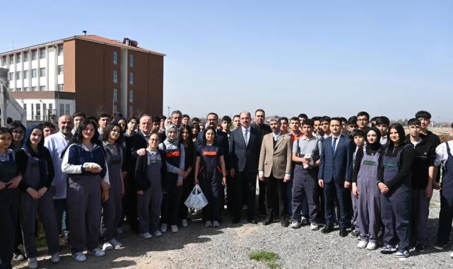 Konya'da Milletvekili Baykan ve Başkan Altay lise öğrencileriyle buluştu