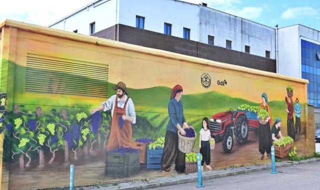 Manisa’nın sokakları sanatla renkleniyor