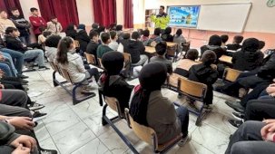 Afyonkarahisa'da trafik bilincine Jandarma desteği