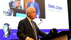 Cemil Çiçek Malatya'da 'Özallı Yıllar'da konuştu