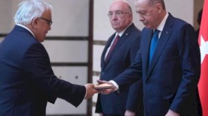 Cumhurbaşkanı Erdoğan'a 5 ülkeden güven mektubu