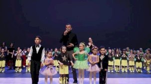 Denizli'de 23 Nisan etkinlikleri miniklerle başladı