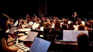 Dokuz Eylül'den miniklere 'klasik' aşısı