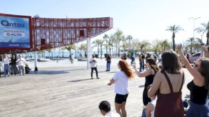 Erasmuslu gençlerden Antalya’da mini konser