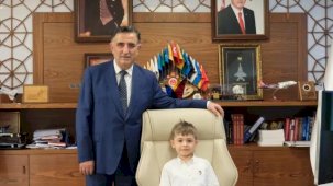 Gebze'de rektörlük koltuğu miniklerde