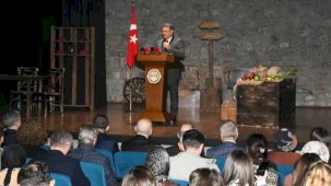 Hüseyin Kazaz Kültür Merkezi Muhacirlik oyunu ile açıldı