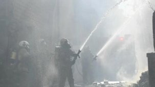 İzmir Konak’ta bina yangını kontrol altında