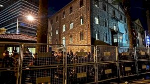 İzmir Meslek Fabrikası'na polis kuşatmasında tahliye girişimi! Başkan Tugay: Bu mülk İzmir halkınındır