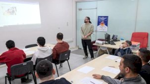 İzmir'de engelli gençler iş dünyasına adım atıyor