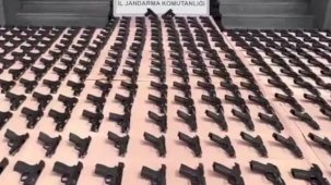 Jandarma'dan dev operasyon... 1.107 ruhsatsız tabanca ele geçirildi