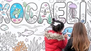 Kocaeli'de dev küp, çocukların dünyası ile renklendi