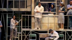 Konya Şehir Tiyatrosu'ndan 'Kafesten Kuş Uçtu'