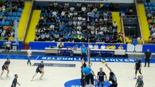 Konya’da ilçeler arası voleybol heyecanı başladı