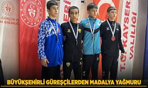Konyalı güreşçiler madalyaları topladı