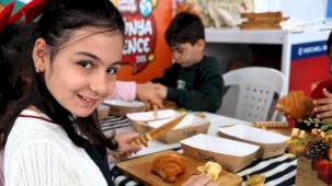 İzmiz'te kruvasan süsleme atölyesi ilgi görüyor