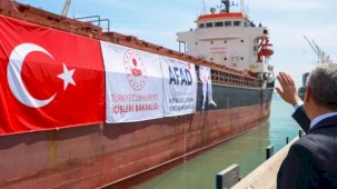 Lübnan’a 730 ton insani yardım Mersin’den dualarla uğurlandı