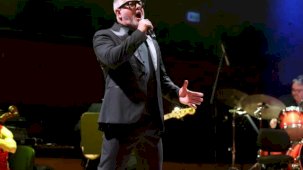 Luca Minnelli İzmir’de büyüledi