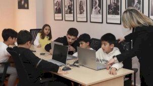 Mersin'de çocuklar hem düşünüyor hem üretiyor