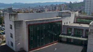 Ordu’da Fatsa Devlet Hastanesi önü sıcak asfaltla yenileniyor