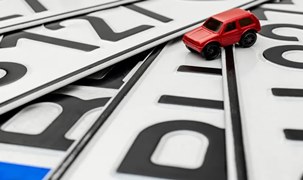 Plaka karmaşasına son!