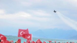 SOLOTÜRK Konyaaltı’nda nefes kesti