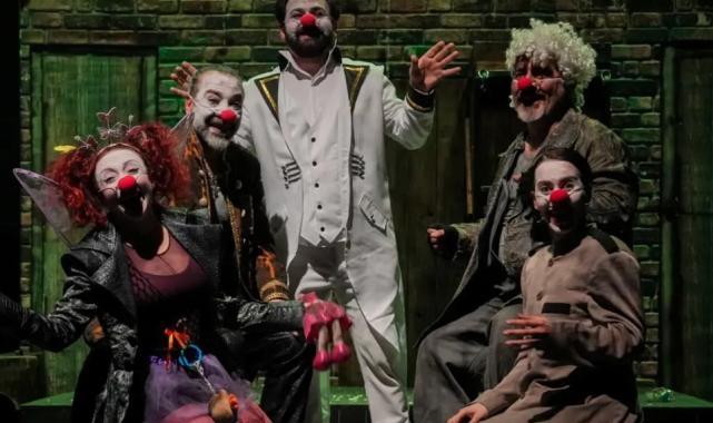 Trabzon'da Tiyatro Festivali yoğun ilgiyle devam ediyor