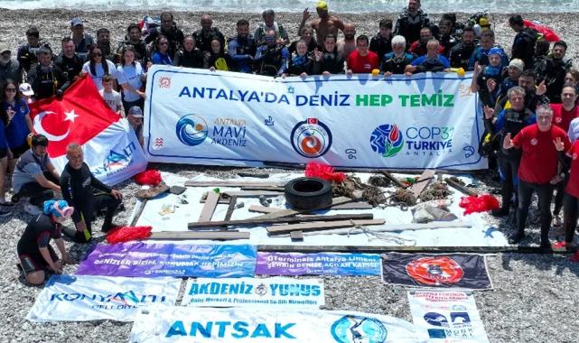 Antalya’da denizden 20 ton atık çıkarıldı