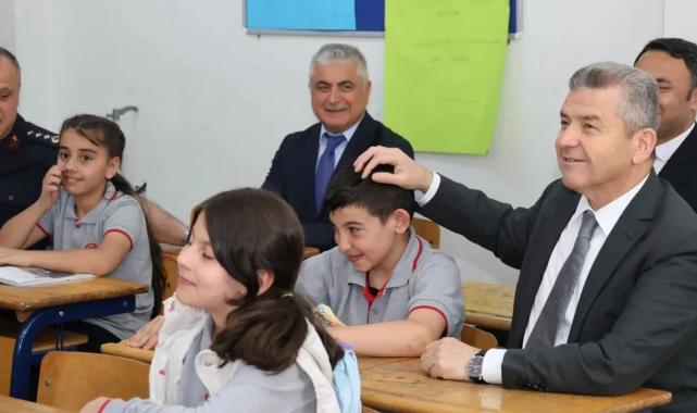 Artvin Valisi Ergün’den okul ziyaretleri
