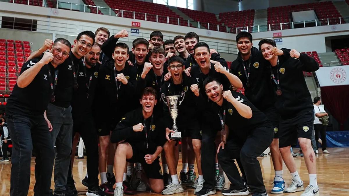 Konya Büyükşehir U16 Takımı Türkiye üçüncüsü