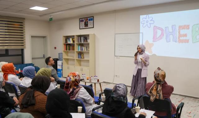 Konya'da Çocuk Mektebi’nde ailelere eğitim semineri