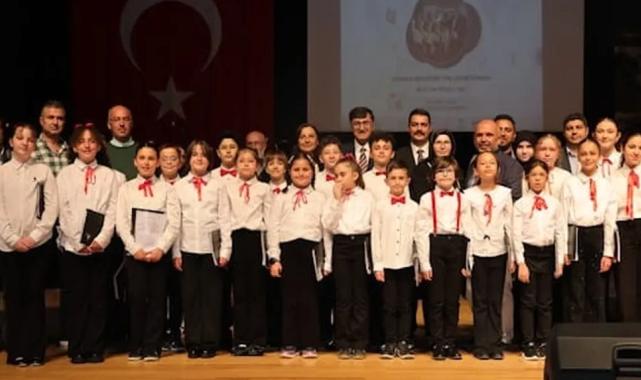 Kütahya'da minik seslerden türkü şöleni