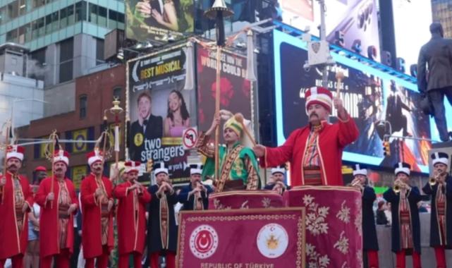 MSB Mehteran Birliği'nden Times Meydanı'nda müthiş performans