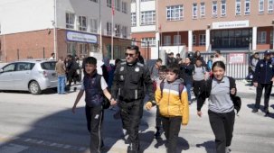Ankara Keçiören Zabıtası'ndan öğrenci güvenliği mesaisi