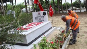 Antalya’da mezarlıklar bayram ziyaretine hazır