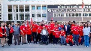 Antalya'da özel bireyler bir günlüğüne asker oldu