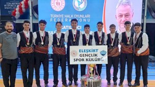 Artvin Eleşkirt Gençlik Spor Kulübü bölge birincisi oldu