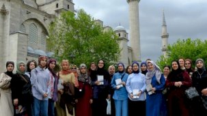 Bu proje hem okutuyor, hem gezdiriyor