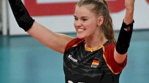 Eczacıbaşı Dynavit, Camilla Weitzel ile imzaları attı