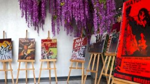 İstanbul Maltepe’de 1 Mayıs afişleri sergileniyor